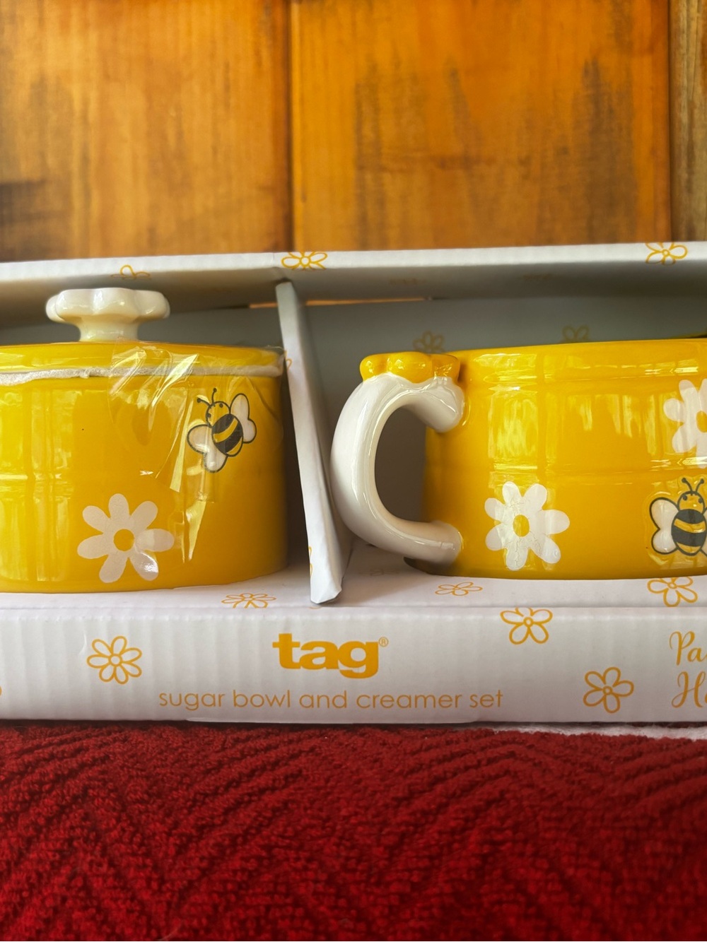 Tag Yellow Bee Sugar Bowl & Creamer Pair